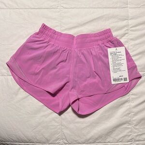 Lululemon Hotty Hot Shorts LR 2.5 Size 4 “Dahlia Mauve” Limited Edition